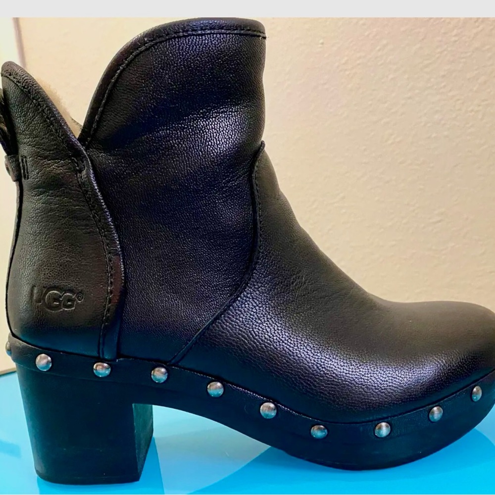 UGG CAM Cozy Lined Black Studded Leather Womans Low Heel Furlined Boots 11